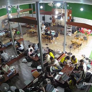 Buổi trưa bận rộn